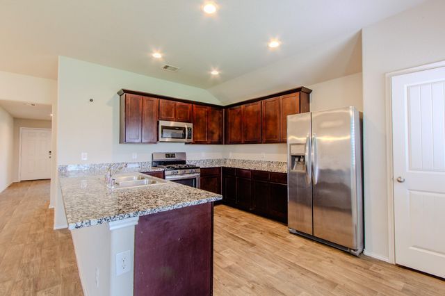 1811 Brady Shores Drive, Richmond, TX 77469