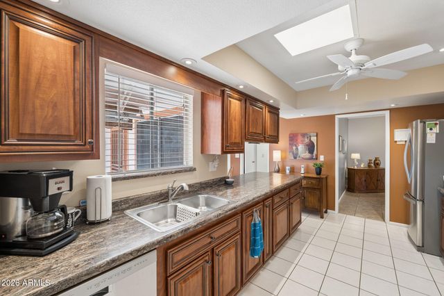 10916 W CAMEO Drive, Sun City, AZ 85351