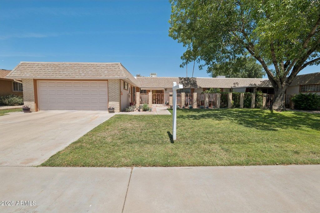 10916 W CAMEO Drive, Sun City, AZ 85351 — photo 2