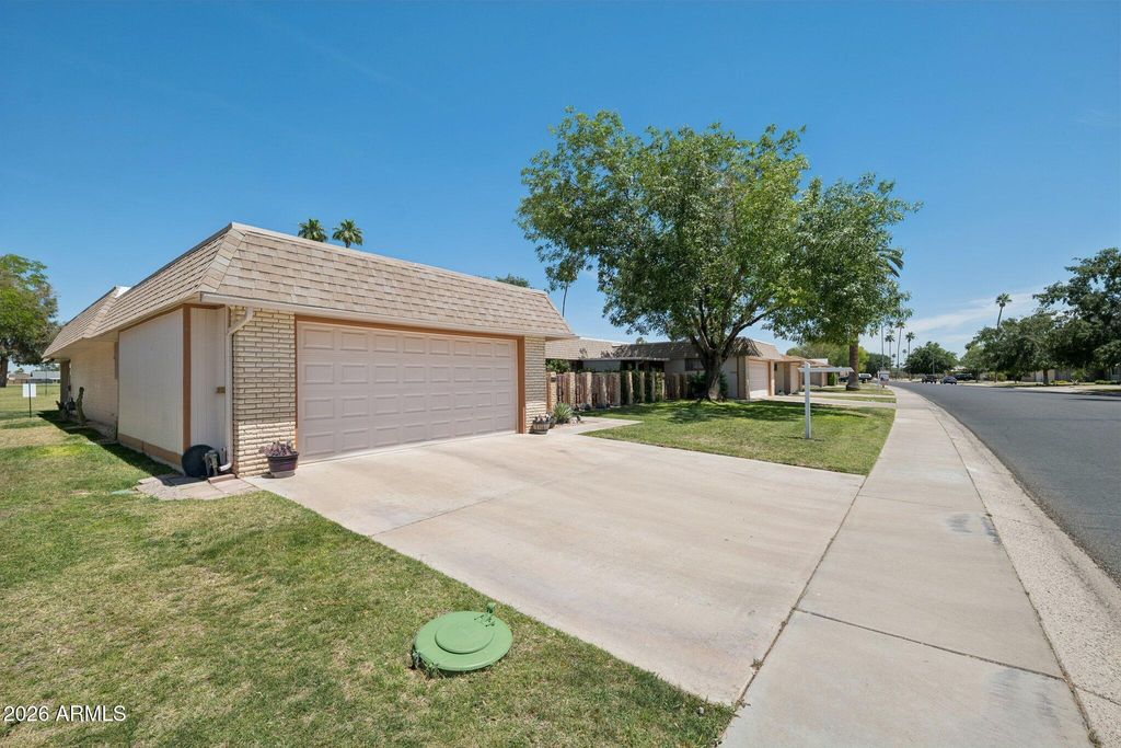 10916 W CAMEO Drive, Sun City, AZ 85351 — photo 3