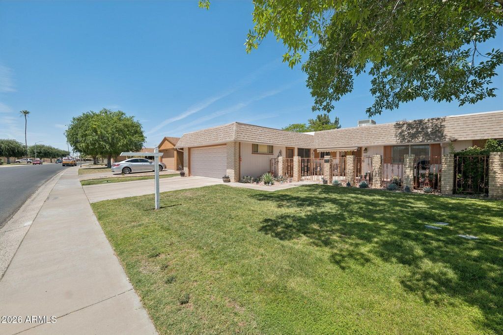 10916 W CAMEO Drive, Sun City, AZ 85351 — photo 4