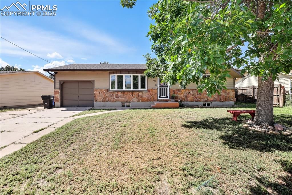 521 Clearview Drive, Fountain, CO 80817