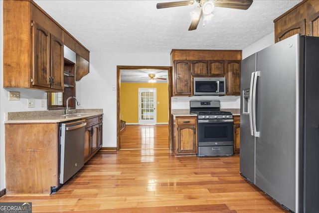 202 Ridgewood Road, Cedartown, GA 30125