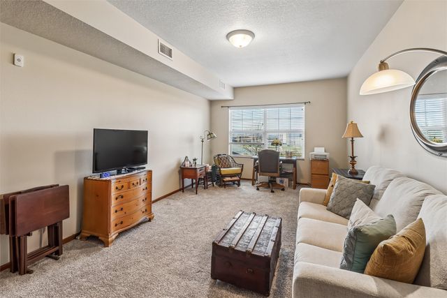 600 E Hillcrest Avenue 207, Indianola, IA 50125