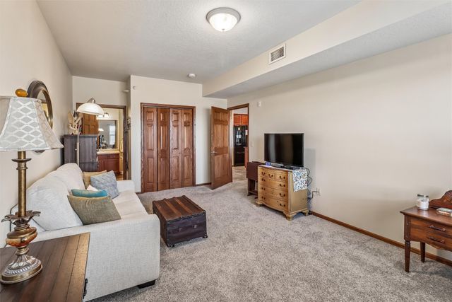 600 E Hillcrest Avenue 207, Indianola, IA 50125