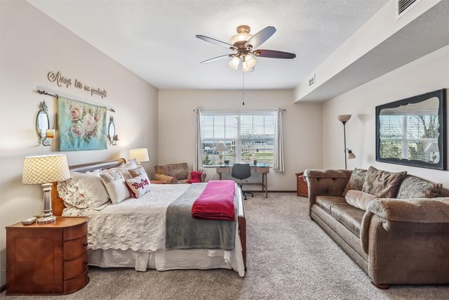 600 E Hillcrest Avenue 207, Indianola, IA 50125