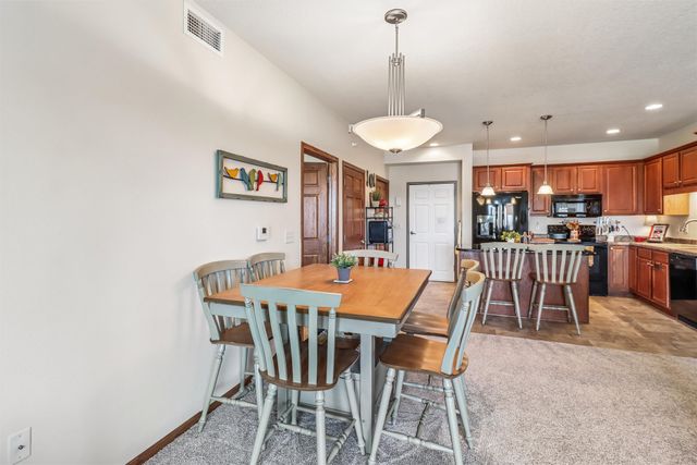 600 E Hillcrest Avenue 207, Indianola, IA 50125