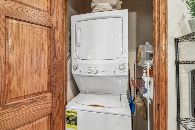 600 E Hillcrest Avenue 207, Indianola, IA 50125