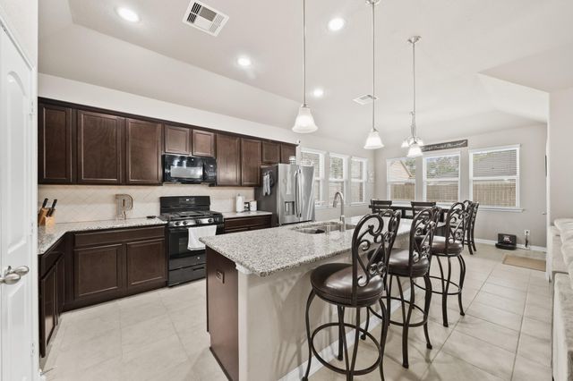 227 Forest Park Drive, West Columbia, TX 77486