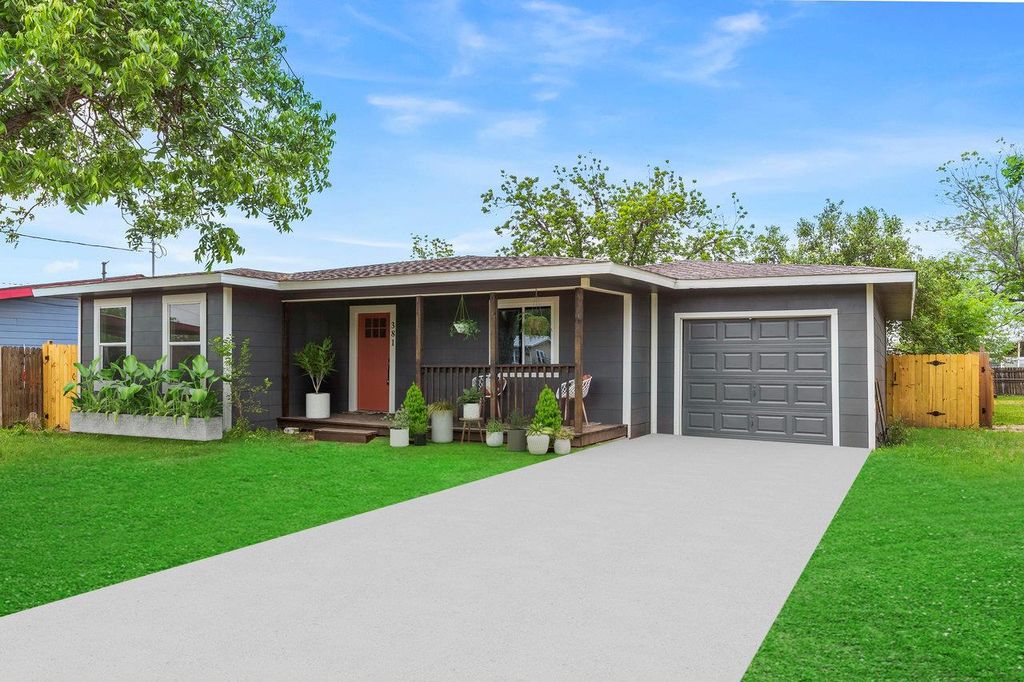 381 Perryman ST, New Braunfels, TX 78130