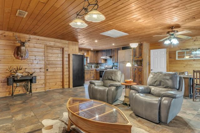 18351 CR 3132, Gladewater, TX 75647