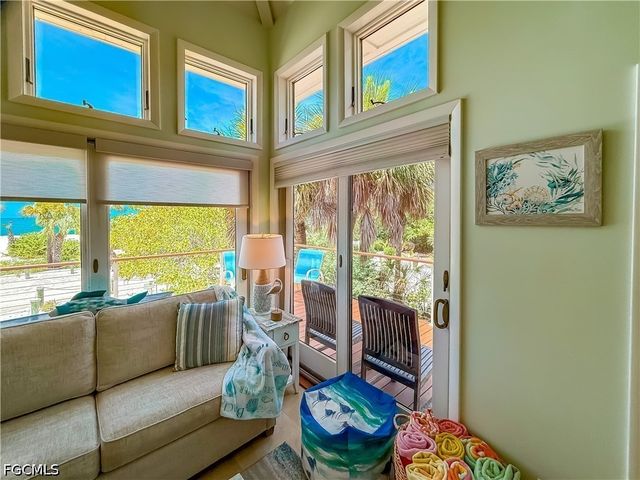 541 Gulf LN, Upper Captiva, FL 33924