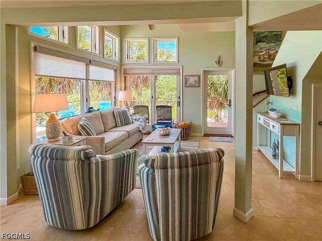 541 Gulf LN, Upper Captiva, FL 33924