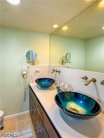 541 Gulf LN, Upper Captiva, FL 33924