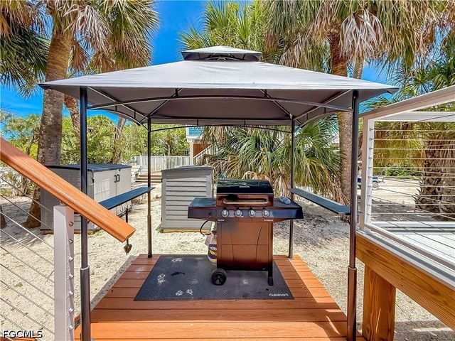 541 Gulf LN, Upper Captiva, FL 33924