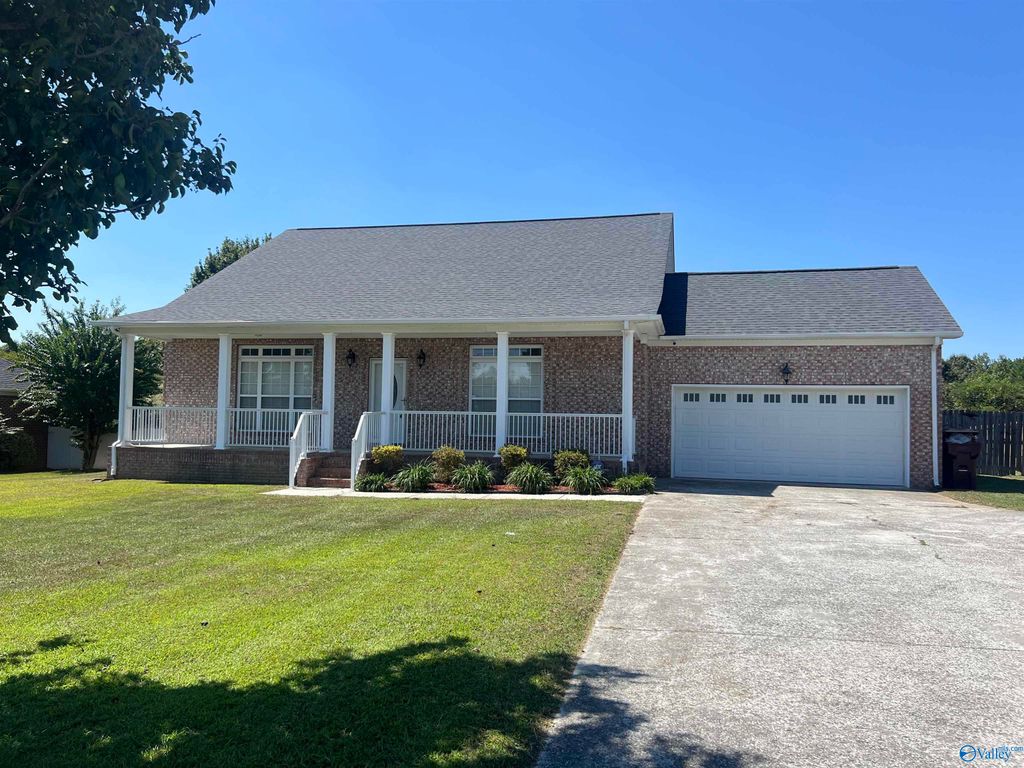 16293 Mooresville Road, Athens, AL 35613