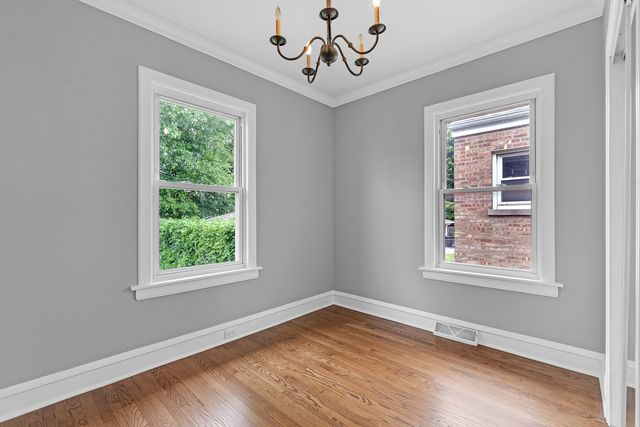 5830 N NAGLE Avenue, Chicago, IL 60646