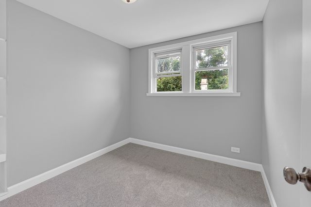 5830 N NAGLE Avenue, Chicago, IL 60646