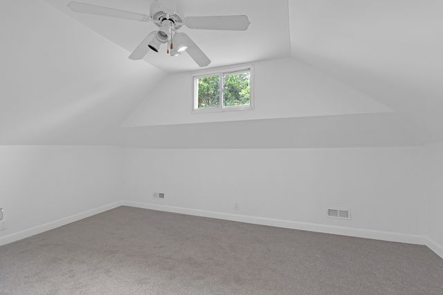 5830 N NAGLE Avenue, Chicago, IL 60646