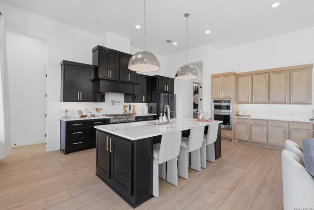 10406 Kendall Cyn, San Antonio, TX 78255