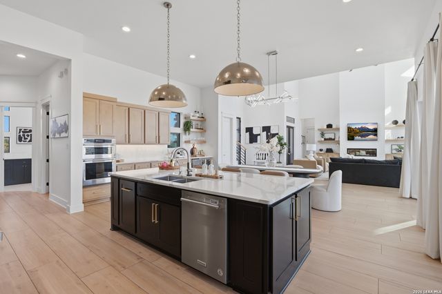 10406 Kendall Cyn, San Antonio, TX 78255