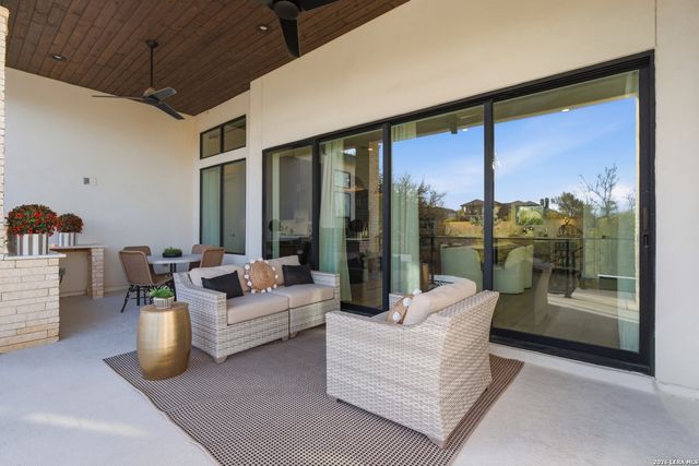 10406 Kendall Cyn, San Antonio, TX 78255