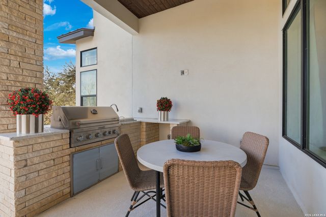 10406 Kendall Cyn, San Antonio, TX 78255