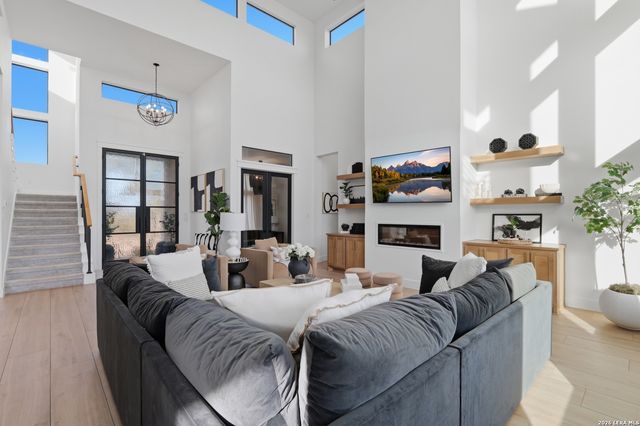 10406 Kendall Cyn, San Antonio, TX 78255