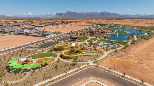 690 W FREMONT Pass, Apache Junction, AZ 85120