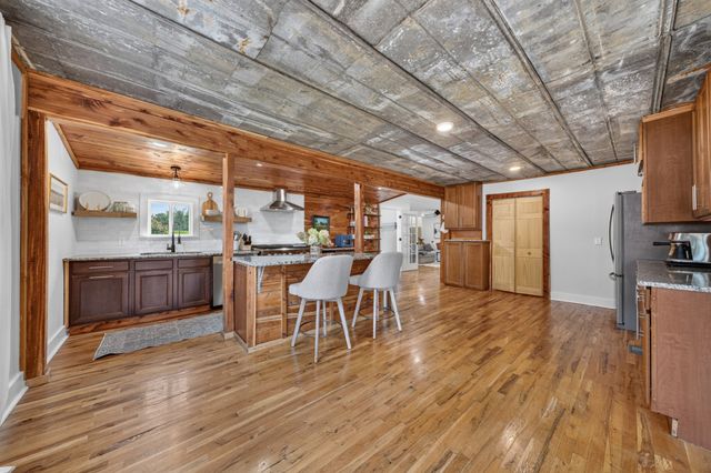 1278 Spencer Mill Rd, Burns, TN 37029