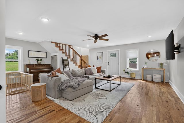 1278 Spencer Mill Rd, Burns, TN 37029