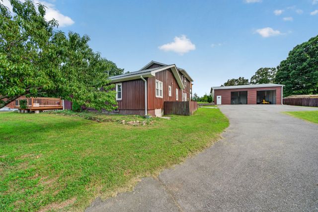 1278 Spencer Mill Rd, Burns, TN 37029