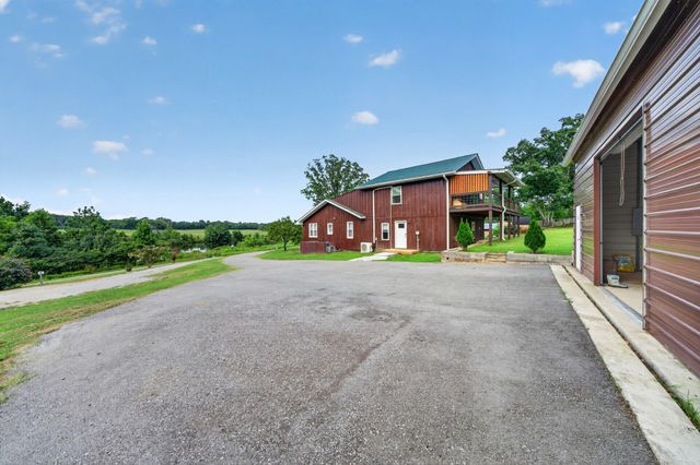 1278 Spencer Mill Rd, Burns, TN 37029