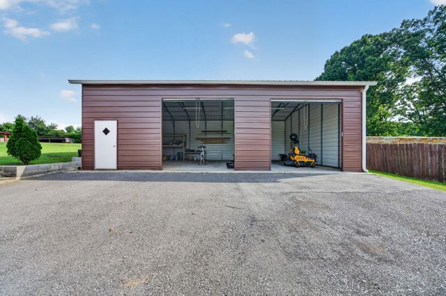 1278 Spencer Mill Rd, Burns, TN 37029