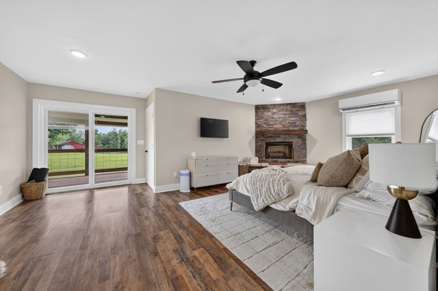1278 Spencer Mill Rd, Burns, TN 37029