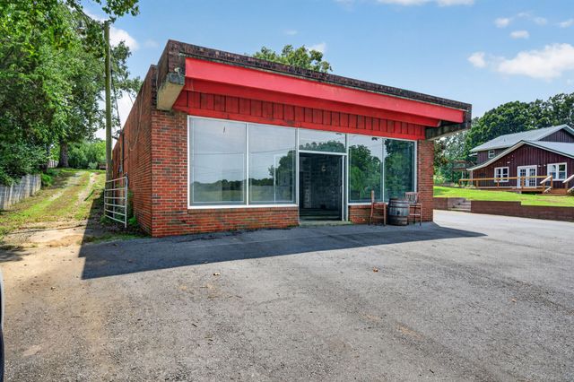 1278 Spencer Mill Rd, Burns, TN 37029
