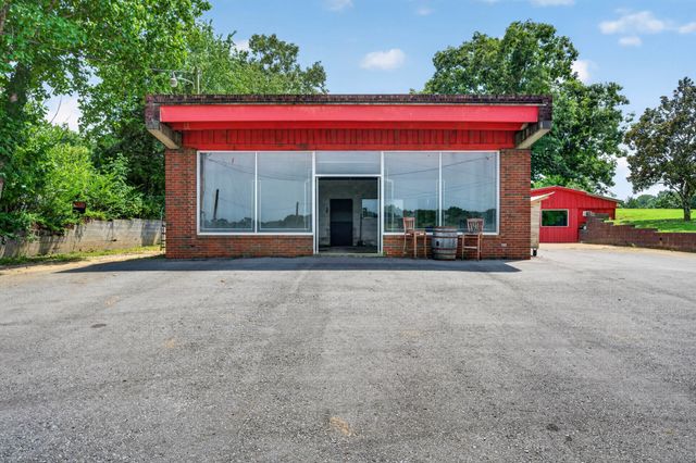 1278 Spencer Mill Rd, Burns, TN 37029