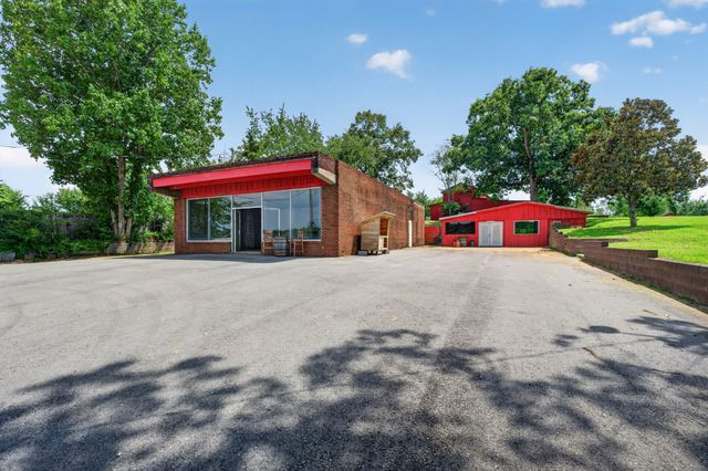 1278 Spencer Mill Rd, Burns, TN 37029