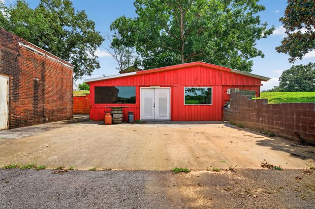 1278 Spencer Mill Rd, Burns, TN 37029