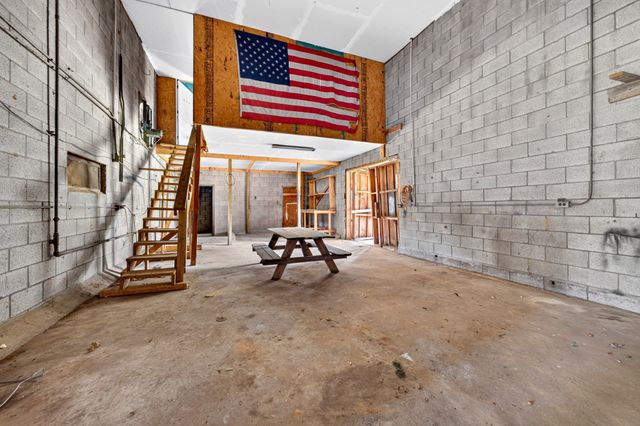 1278 Spencer Mill Rd, Burns, TN 37029