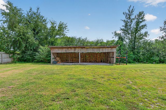 1278 Spencer Mill Rd, Burns, TN 37029