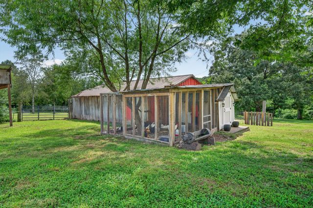 1278 Spencer Mill Rd, Burns, TN 37029