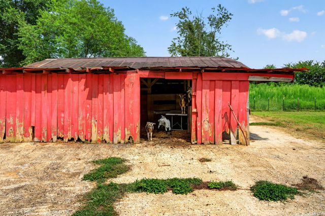 1278 Spencer Mill Rd, Burns, TN 37029