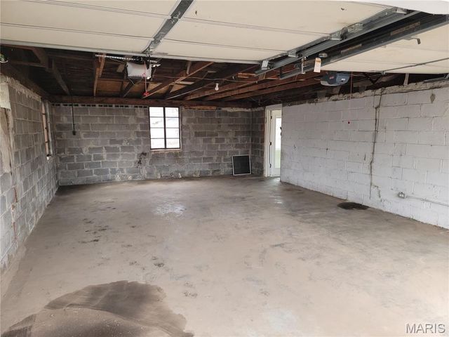 541 Hentschel Place, St Louis, MO 63135