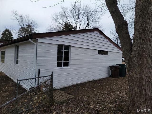 541 Hentschel Place, St Louis, MO 63135