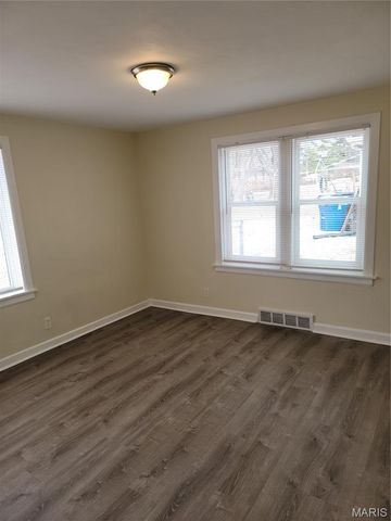 541 Hentschel Place, St Louis, MO 63135