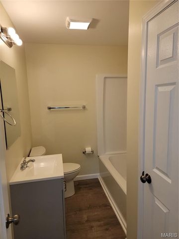 541 Hentschel Place, St Louis, MO 63135