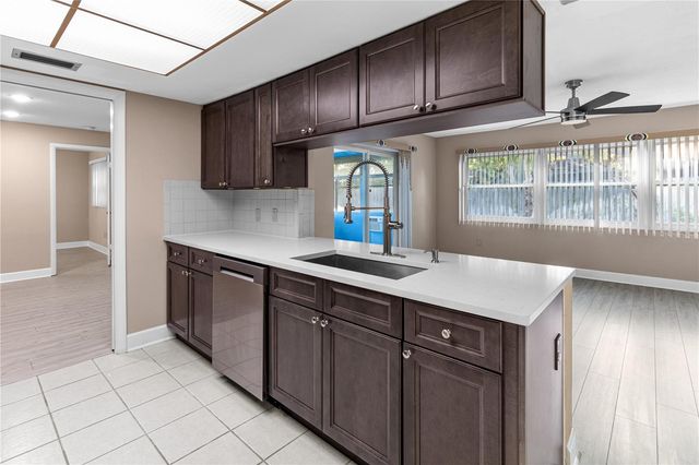 1929 VALENCIA WAY, Clearwater, FL 33764