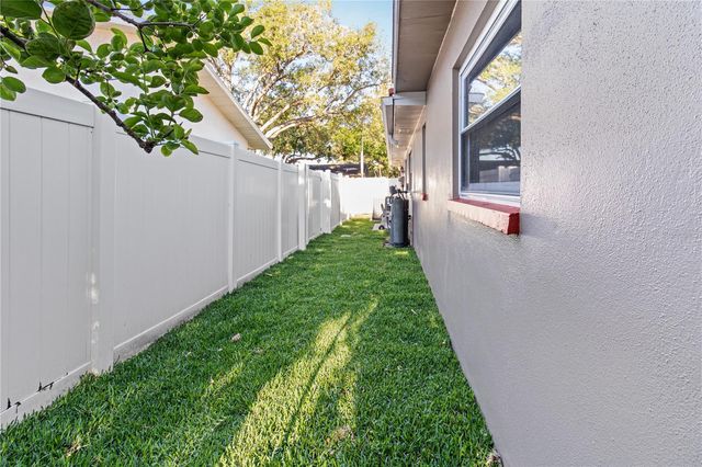 1929 VALENCIA WAY, Clearwater, FL 33764