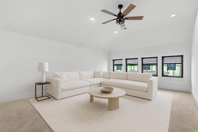 811 Woodstock Street, Bellaire, TX 77401